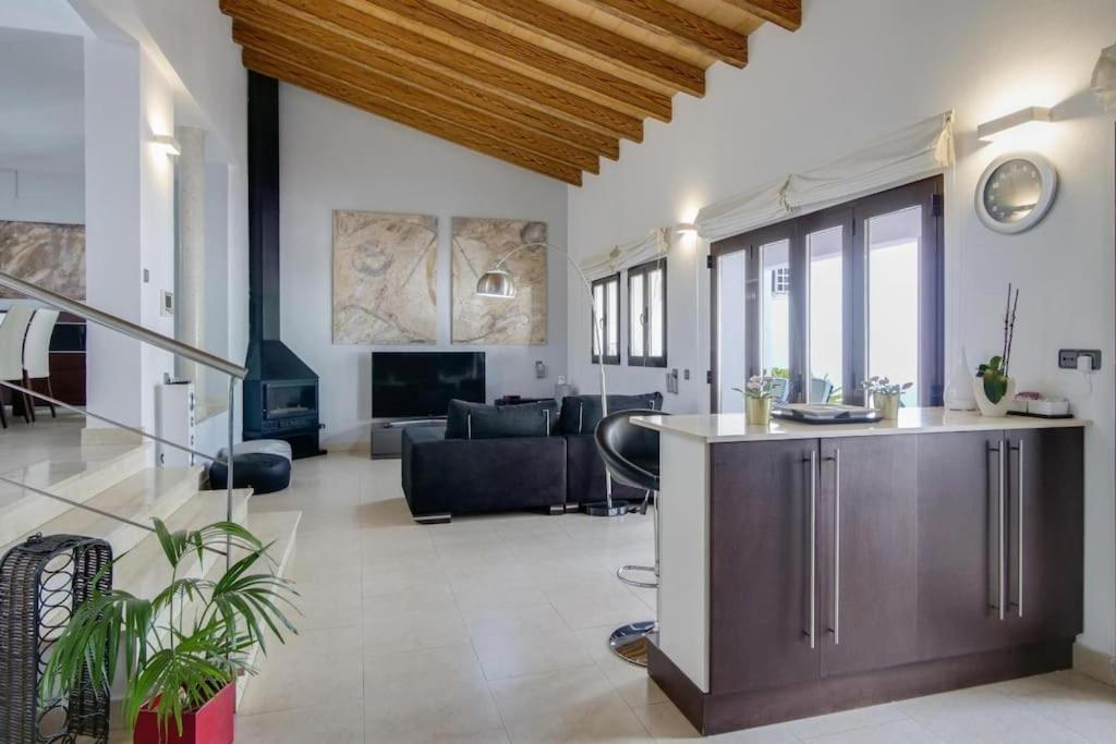 Santa Maria Town House *